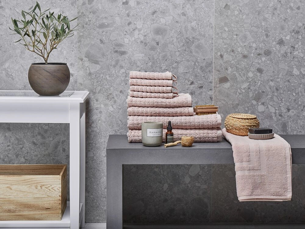 Set di 9 asciugamani da bagno e tappetino da bagno per ospiti in cotone rosa a bassa torsione