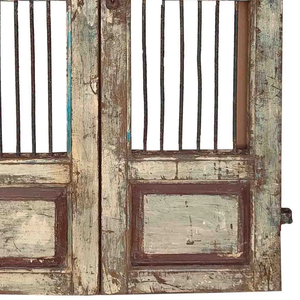 Porta in legno marrone con finitura artigianale, 98x3x175 cm (altezza).