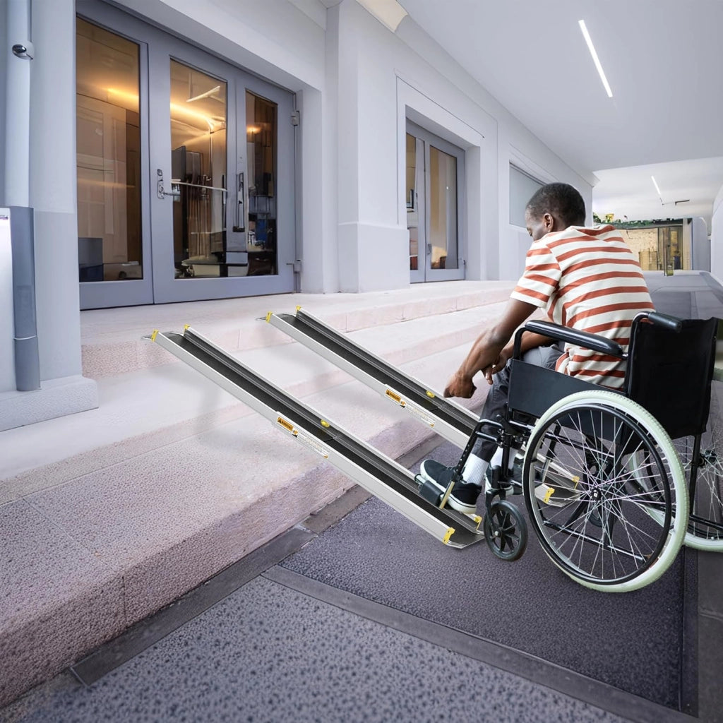 Set di 2 rampe telescopiche in alluminio da 91 a 153 cm - Portata massima: 300 kg - Rampa telescopica di accesso - Rampa di accesso regolabile e portatile per sedie a rotelle e scooter