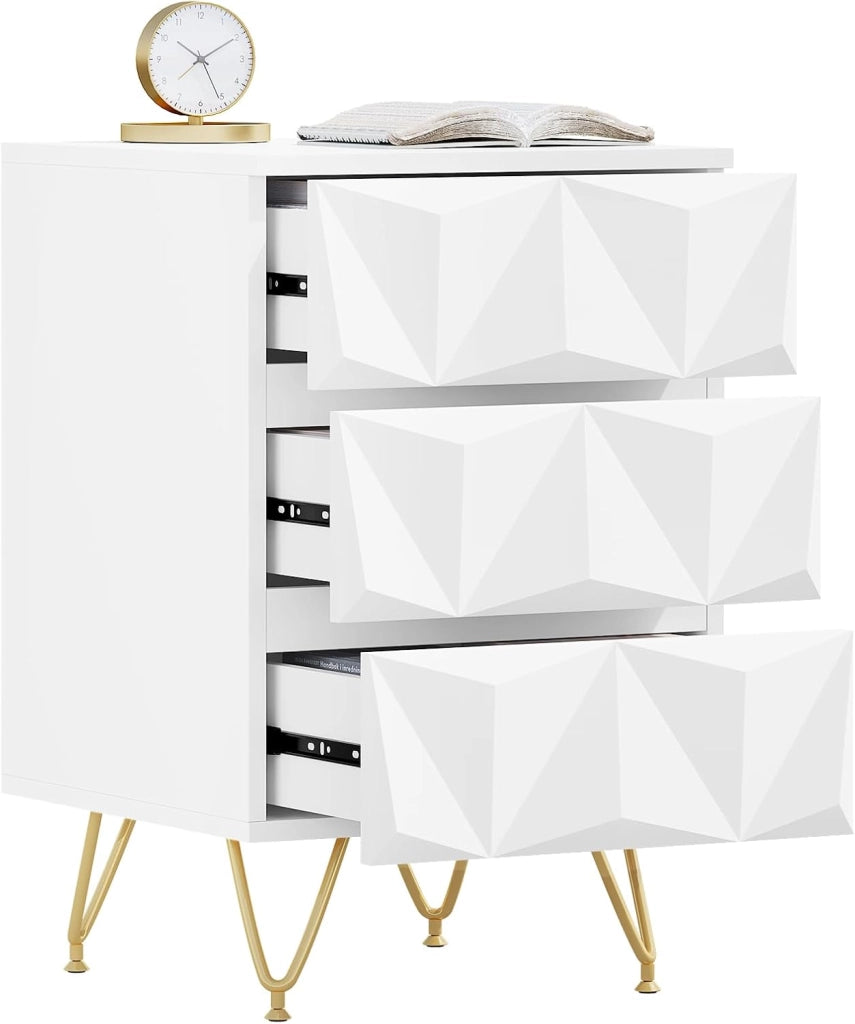 Set di 2 Comodino con 3 Cassetti, Frontale in Rilievo, Tavolino Cassettiera Moderno, 40x40x62,5 cm, Mobile da Letto per Camera da Letto, in Legno e Metallo, Bianco e Dorato, 0004CTG-2