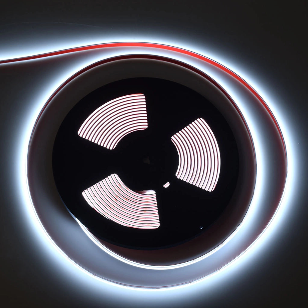 STRISCIA LED 2025 24V LUCE FREDDA 6500K° IMPERMEABILE IP68 - FLESSIBILE E TAGLIABILE AD ALTA LUMINOSITA' IDEALE PER ILLUMINAZIONE DI GIARDINI TERRAZZE SHOWROOM E SPAZI COMMERCIALI