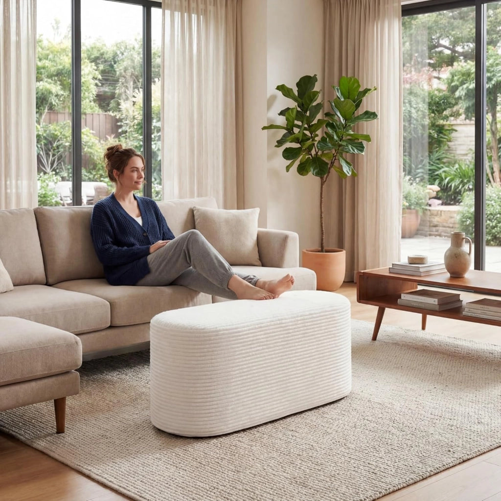 Pouf Poggiapiedi Imbottito 120 X 46 X 48 CM, Poggiapiedi Divano con Velluto a Coste e Spugna ad Alta Densità, Pouf Ovale con Base Antiscivolo per Soggiorno, Camera da Letto, Beige