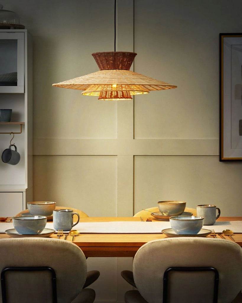 Lampadario in rattan marrone e beige stile boho soggiorno salotto