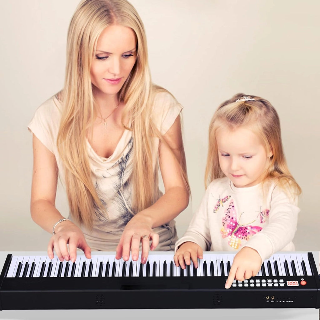 Pianoforte Digitale 88 Tasti Multifunzionale, Tastiera Elettronica con Funzione Bluetooth, Pianola Semi-Pesato per Principianti con Pedale di Sustain, 127 x 21,5 x 6,5 cm (Nero)
