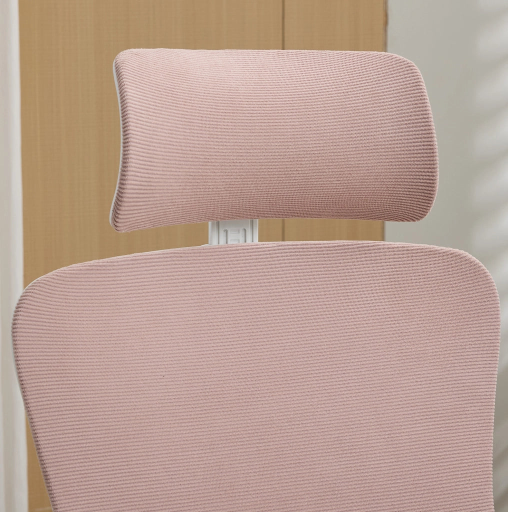 Sedia da ufficio ergonomica rosa con schienale in rete e braccioli regolabili