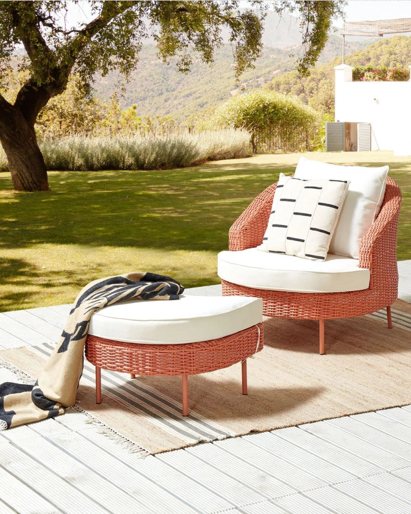 Poltrona da giardino in rattan in vimini colore rosa con poggiapiedi esterno giardino stile boho