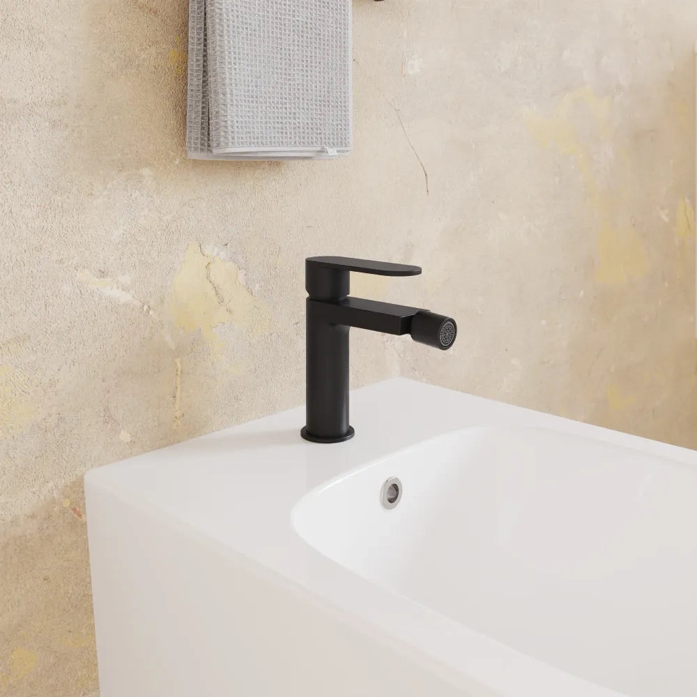 Set miscelatori lavabo alto bidet miscelatore esterno doccia nero opaco | Margot
