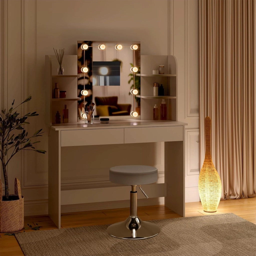 Toeletta Trucco con Specchio, Luci LED Luminosità Regolabile, Sgabello Girevole, 108x40 cm, Tavolo da Trucco Bianco con 2 Cassetti e 4 Ripiani, in Legno, MB6106ws
