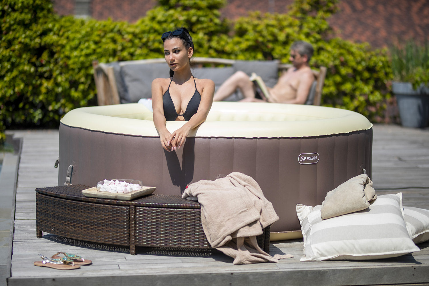 Vasca Idromassaggio da Esterno Gonfiabile Riscaldata 4-6 Posti Ø208x65 cm Ease.Zone Marrone