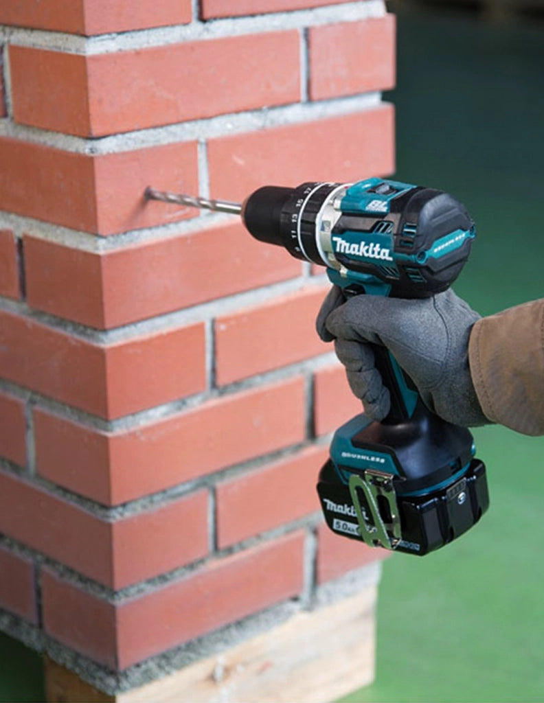 MAKITA Kit DLX3119TJ (DHP484 + DHR243 + DGA513 + 3 x 18V 5,0 Ah + DC18RC + MAKPAC 3 + MAKPAC 4)