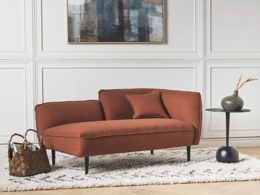 Chaise longue Destra in poliestere rosso con cuscino e gambe metallo da salotto