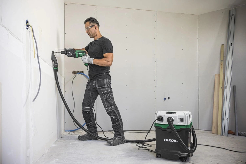 Aspirapolvere a umido e a secco - 1200 W, 30 L, classe M, compatto e leggero, pulizia manuale del filtro, presa per utensili elettrici, antistatico, ideale per cantieri e officine