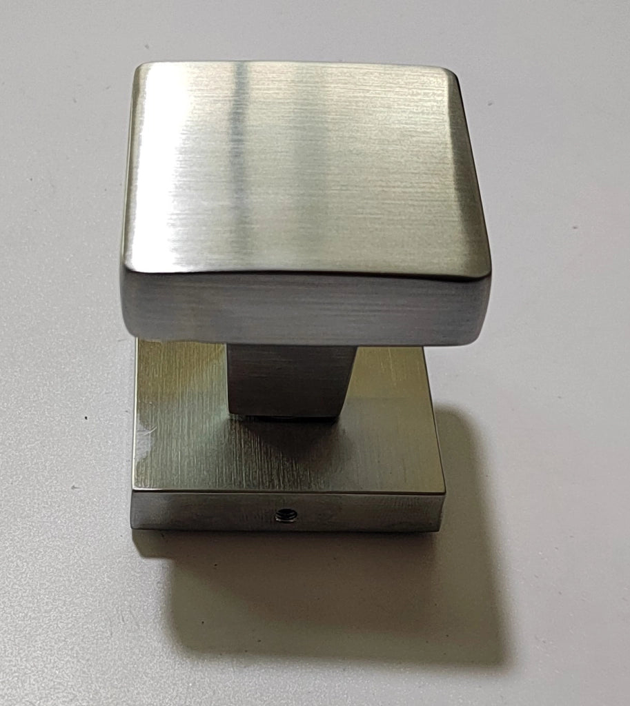 POMOLO ZAMA QUADRO NERANO CROMO SATINATO- 1,0 pz