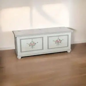 Cassapanca in legno Shabby chic mod cipolla bianco anticato decorato filo argento