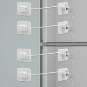 Pacchetto da 4 di serrature per frigorifero, serrature per finestre, serrature per armadi, serrature per finestre per sicurezza dei bambini, senza foratura, serrature per frigorifero con chiave, serratura di sicurezza per armadi per bambini, bianco