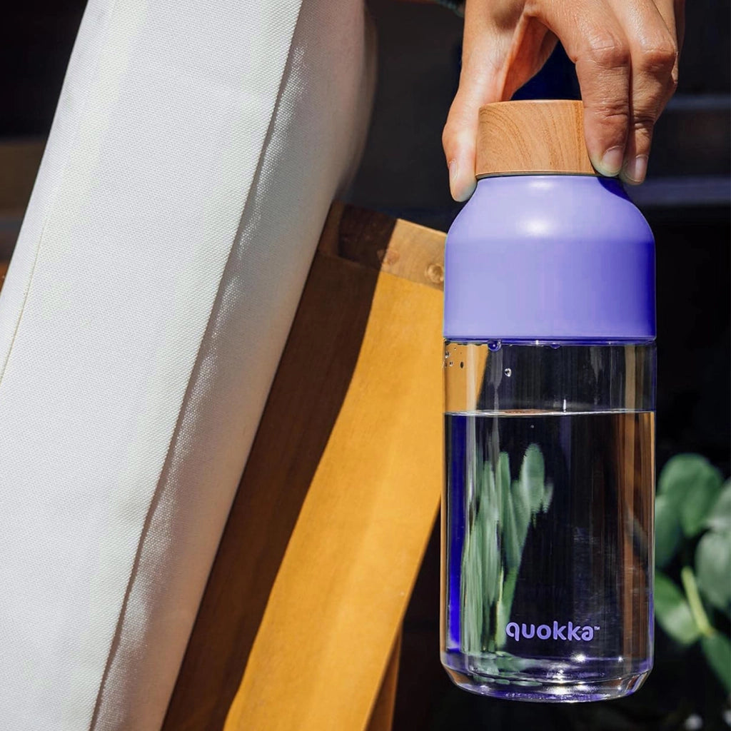 Bottiglia d'acqua riutilizzabile da 720 ml della collezione Ecozen Ice con tappo in legno Viola Quokka