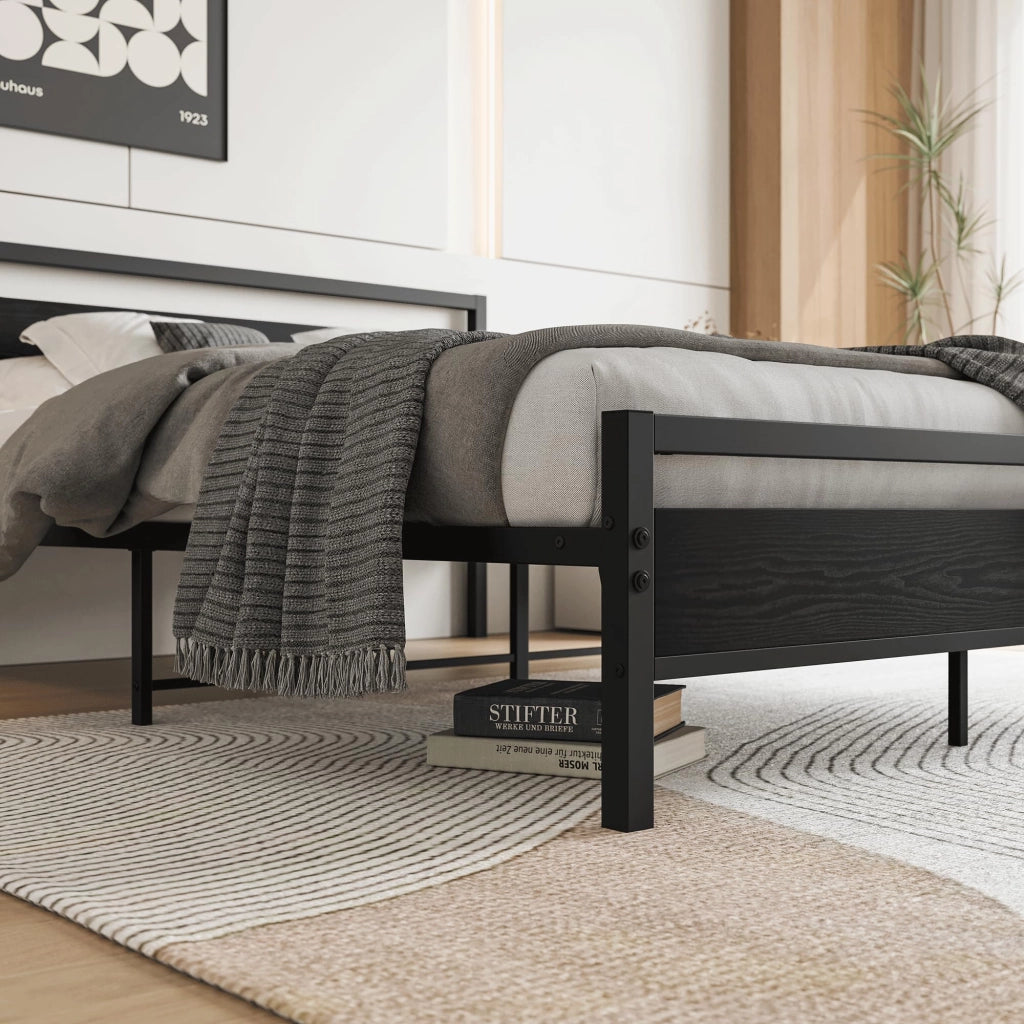 Letto matrimoniale 140x200 cm in metallo e MDF con rete a doghe, struttura robusta e spazio contenitore