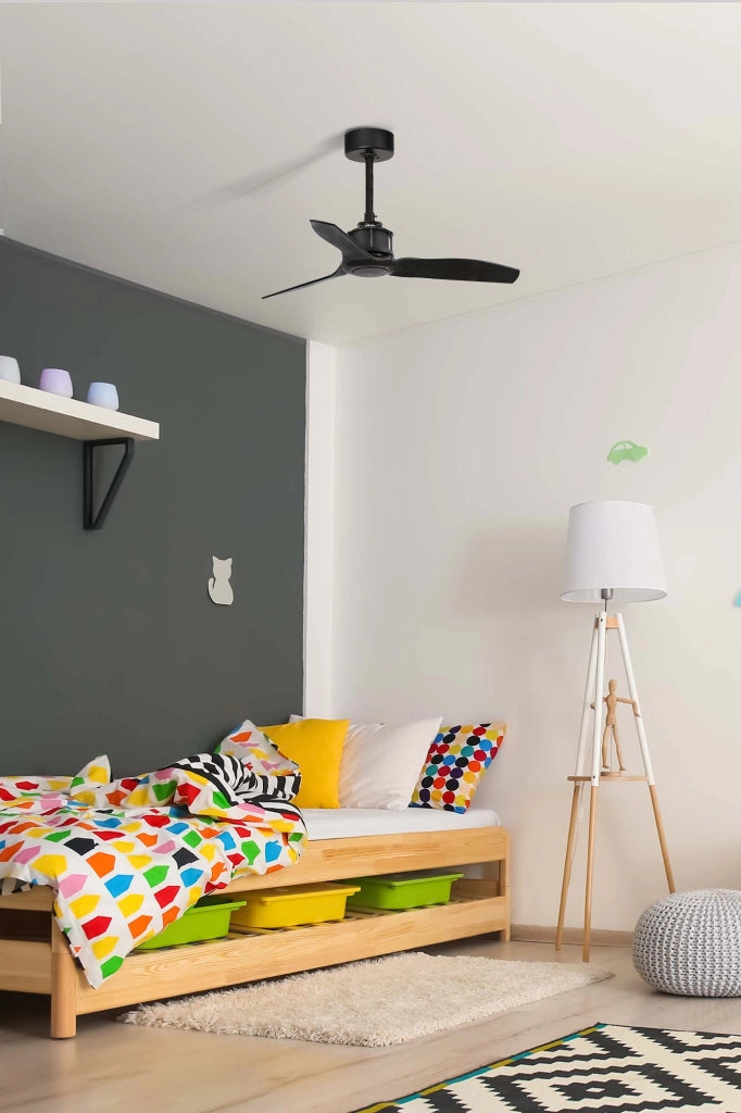 FARO Ventilatore a soffitto Just Fan S Ø810 con motore DC 6 velocita funzione inversa per soffitti inclinati compatibile TUYA Nero Opaco acciaio e pale ABS FARO-33424WT