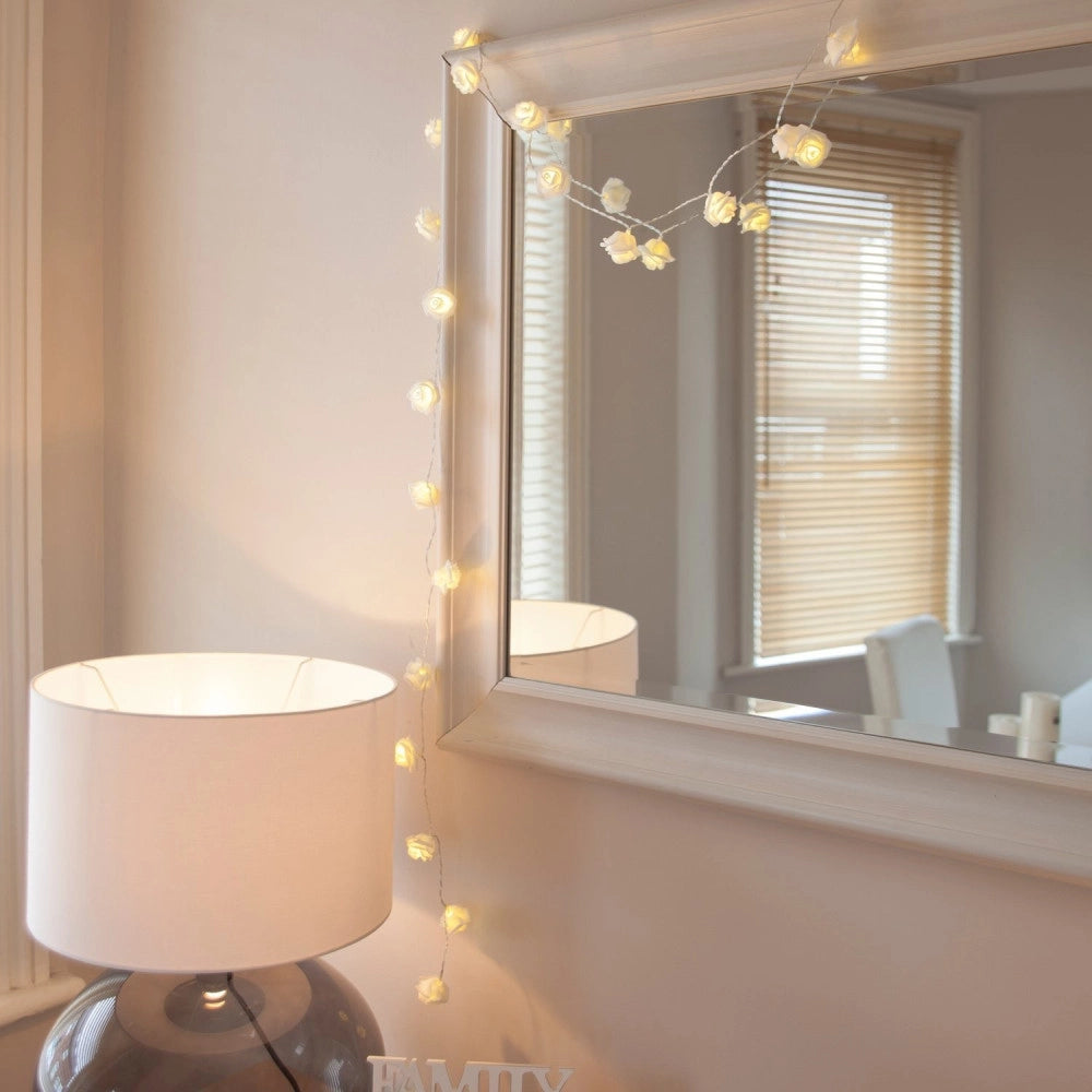Trade Shop - Catena Luci Luminosa Con 10 Led A Forma Di Rosa Bianca Alimentazione A Batteria -