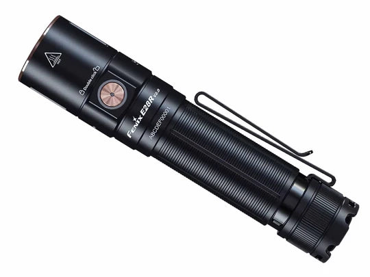 Torcia LED ricaricabile FENIX E28R V2.0 1700 lumen 273 metri