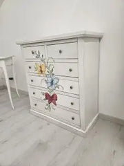 cassettiera cinquino in legno bianco opaco decorato farfalle 4 + 2 larga