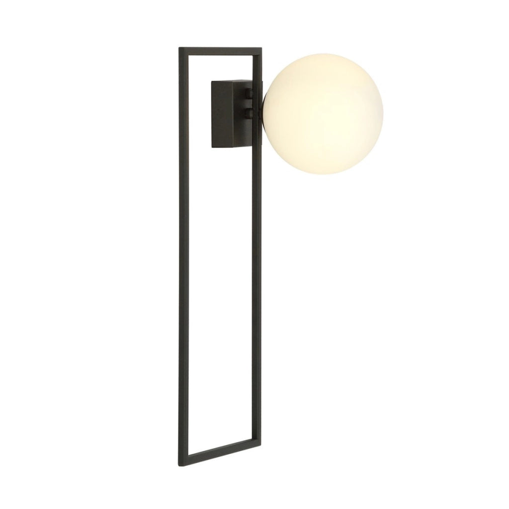 Lampada a parete IMAGO in acciaio nero opaco e vetro opale