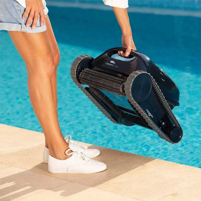 Robot per piscina senza filo Dolphin Liberty 200 by Maytronics
