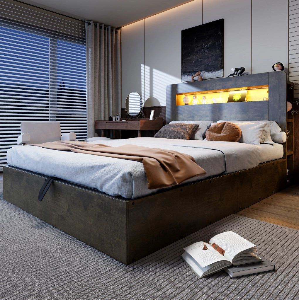 Letto 140x200 cm con contenitore idraulico, LED e prese in legno