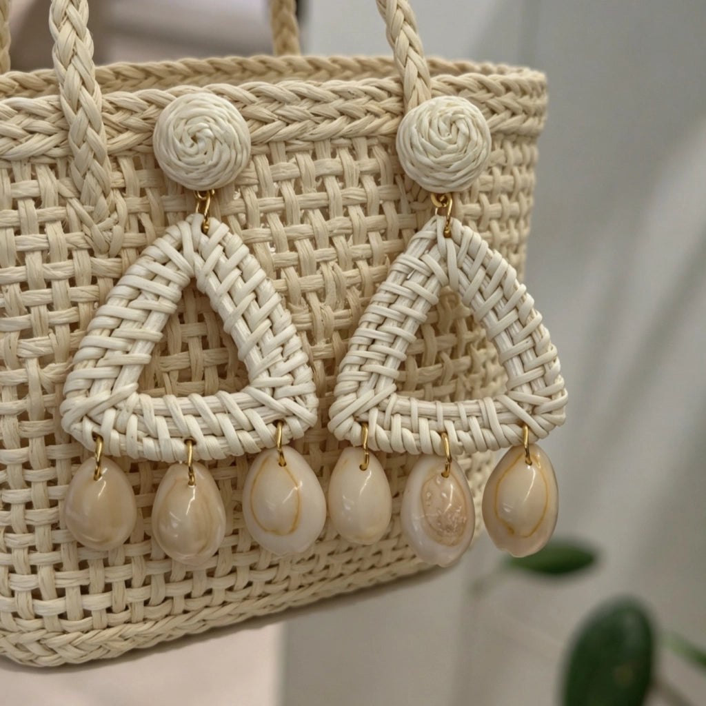 Orecchini triangolari vintage intrecciati a mano