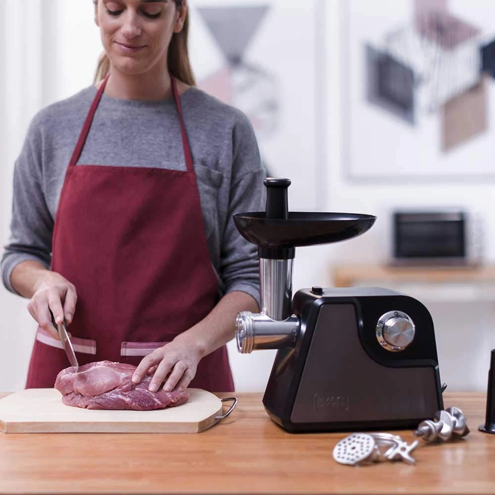 Tritacarne Passapomodoro BXMMA1000E 1 000 W Black+Decker