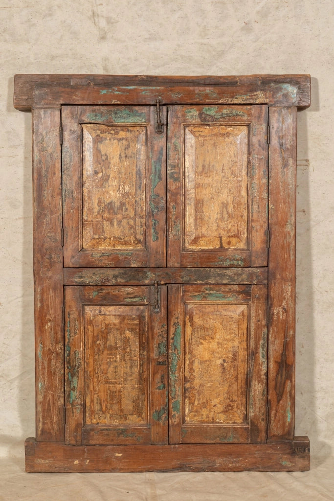 Biscottini Finestra finestrina grata porta in legno massello e in ferro antica e vecchia con telaio da interno o da esterno