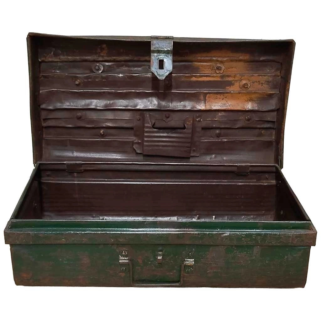 Valigia artigianale in metallo, 67x37x25h cm
