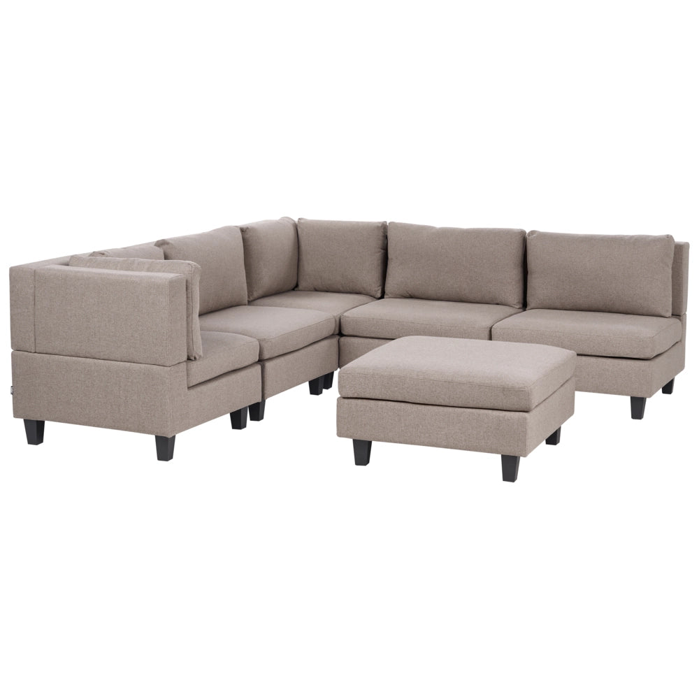 Divano componibile a 5 posti imbottito lato destro in tessuto marrone con gambe nere e pouf stile moderno