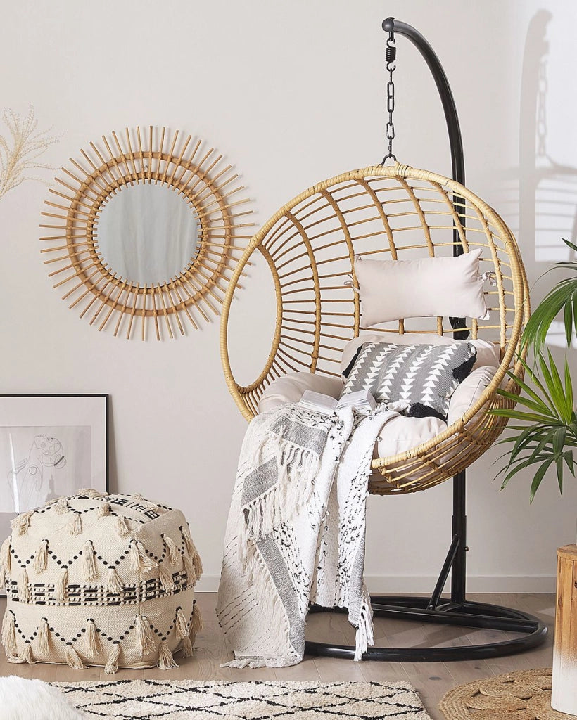 Sedia sospesa poltrona pensile Cestino di vimini rotondo in rattan beige con cuscini Struttura in metallo Boho
