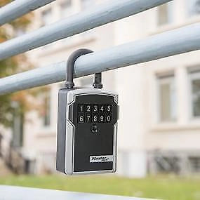 MASTER LOCK P63348 5440EURD Cassetta Portachiavi Intelligente con Apertura Bluetooth e Tastierino Numerico colore Nero