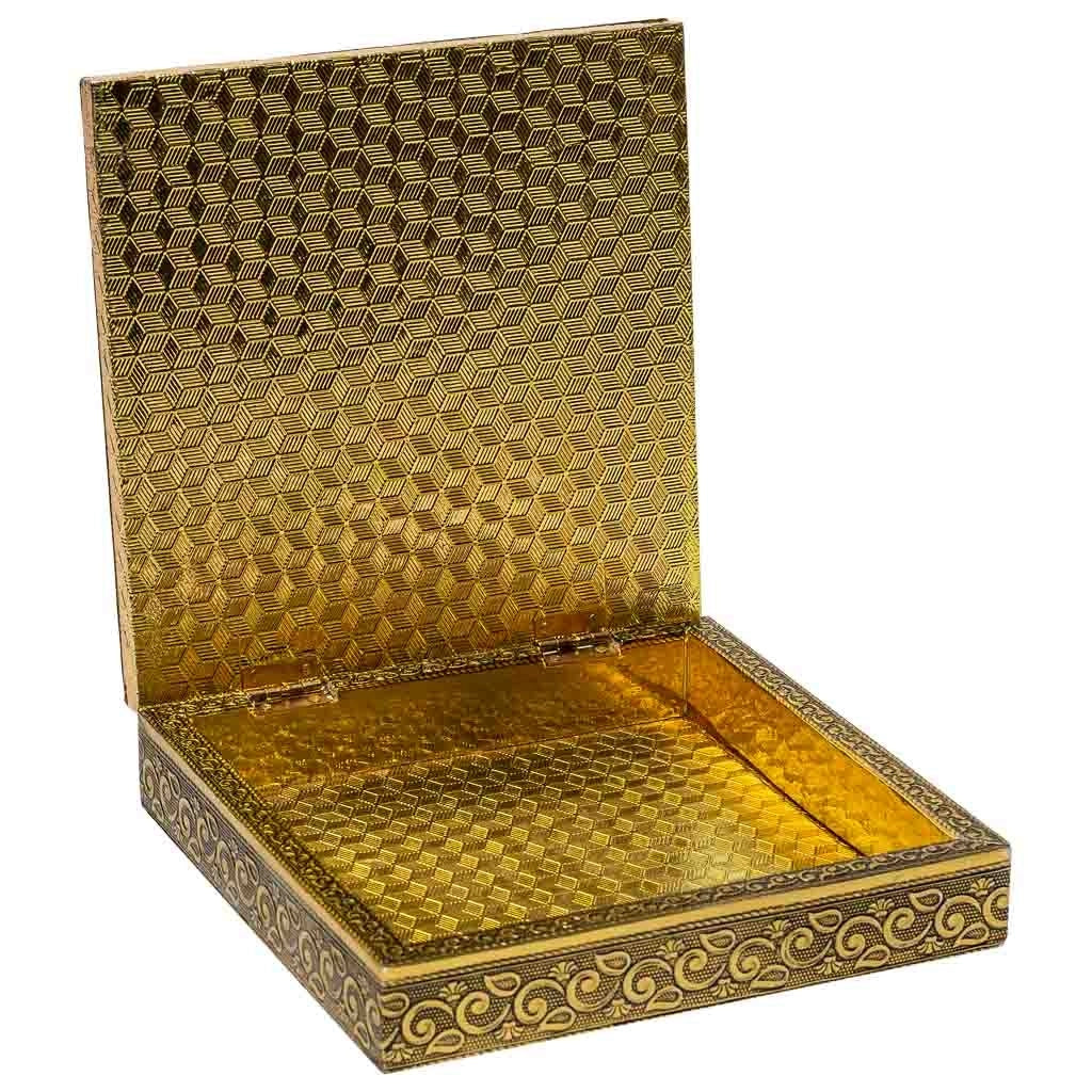 Portagioie in metallo dorato sbalzato 20x20x5h