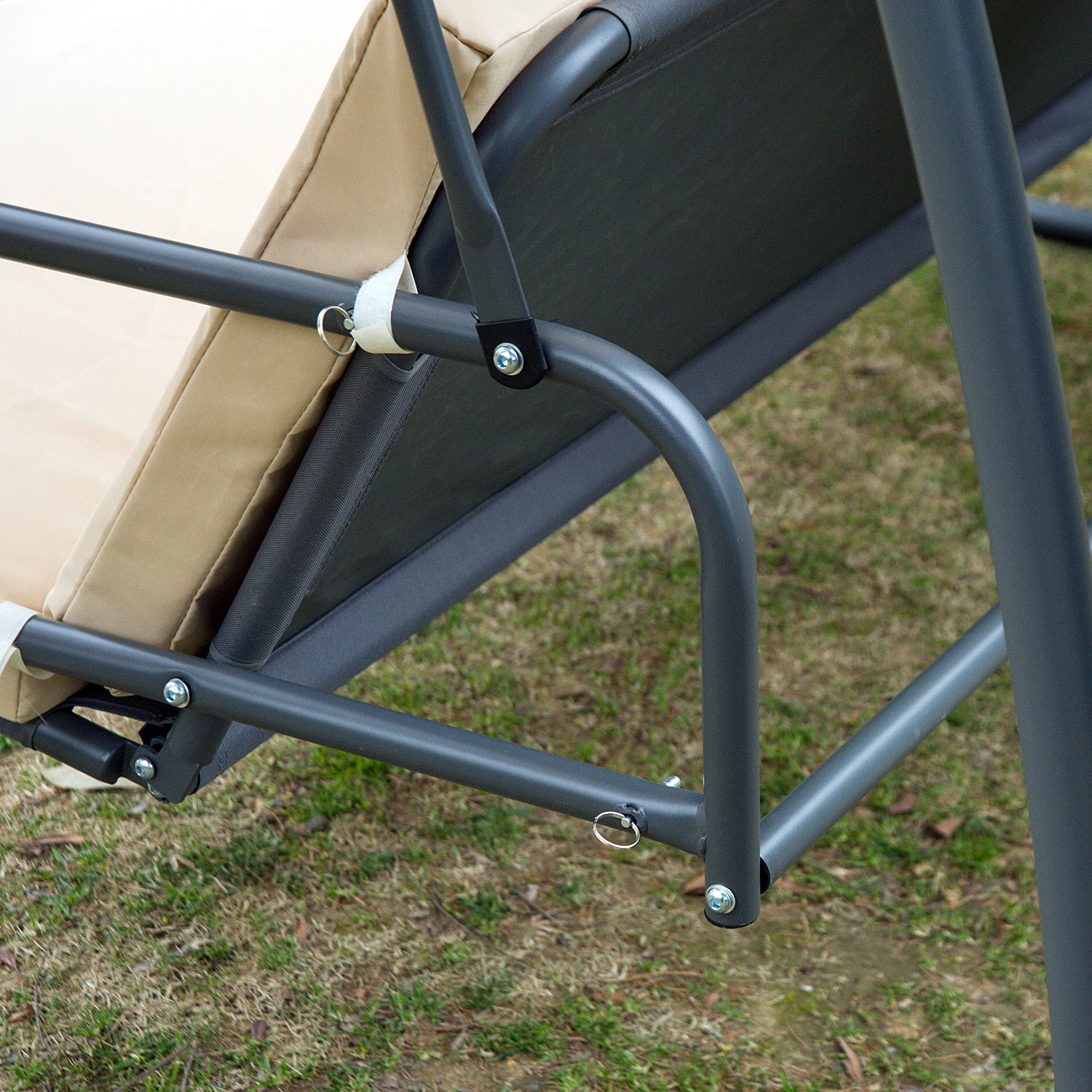 Dondolo 3 Posti da Giardino con Zanzariera Schienale Reclinabile per Funzione Letto Caffè? Chiaro