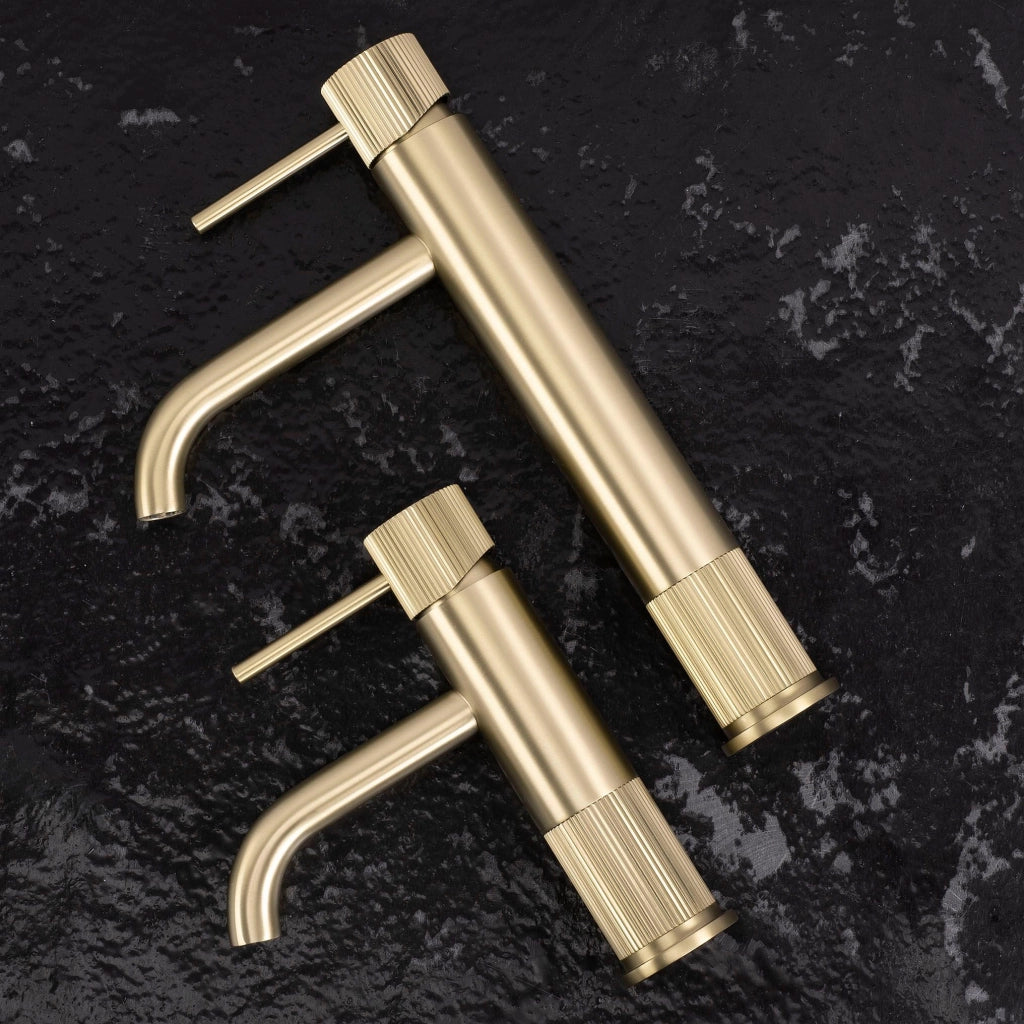 Rubinetto Da Bagno Rea Lungo Stripe Brush Gold