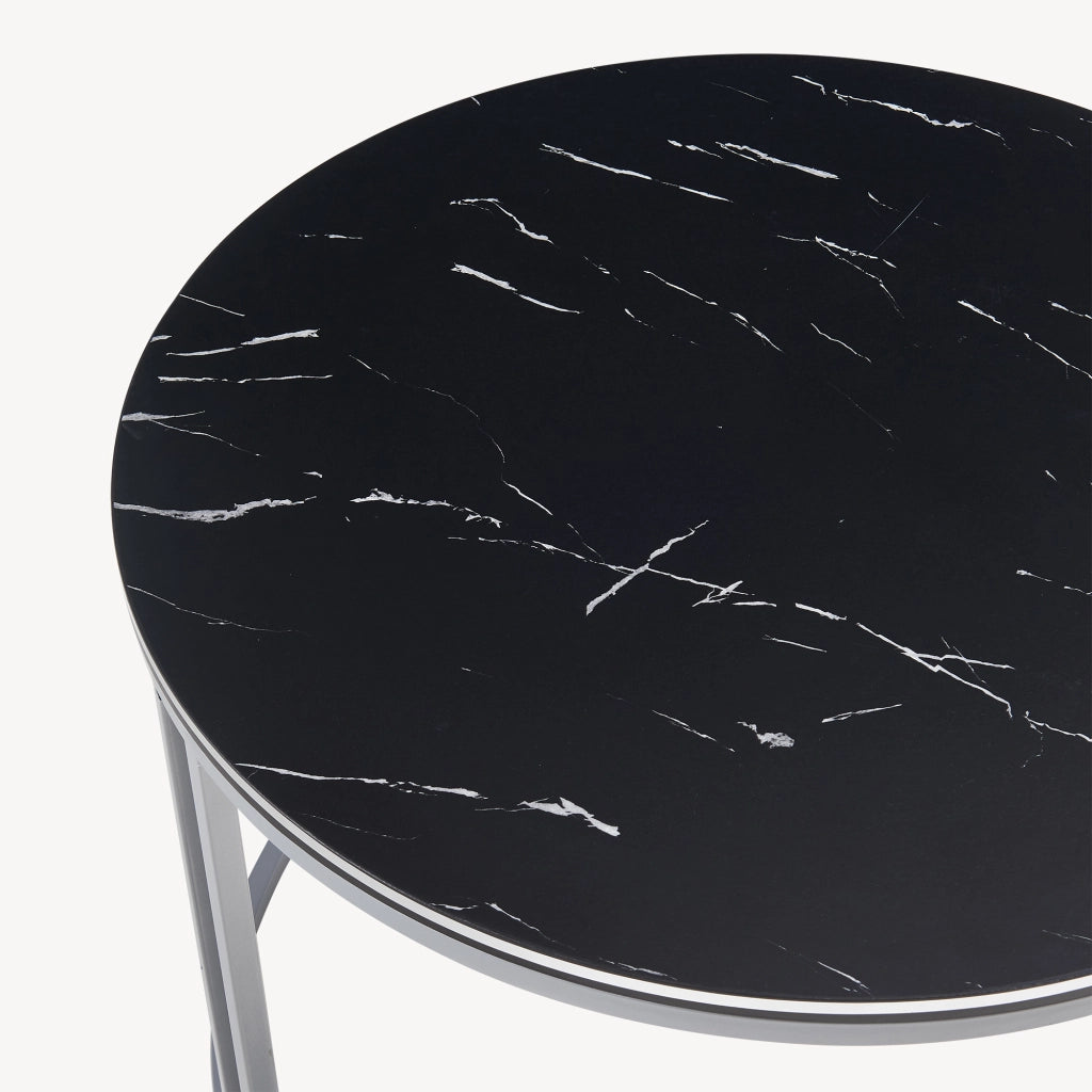Tavolino Basso da Caffè 'Aulum' Piano Rotondo - Effetto Marmo Nero / Argentato [en.casa]