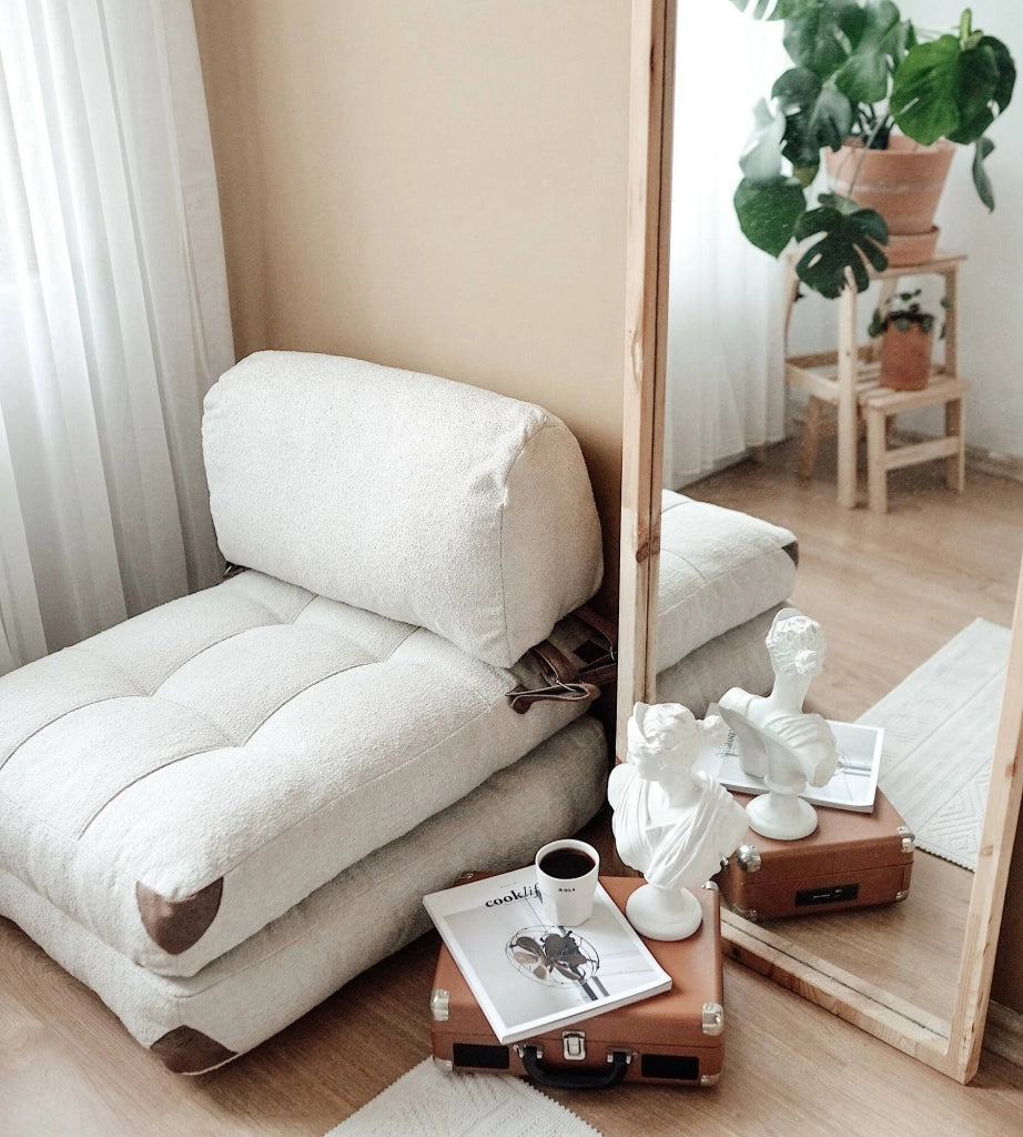 Poltroncina Surigae, Poltrona Braccioli, 80x60x70h cm Bianco Crema