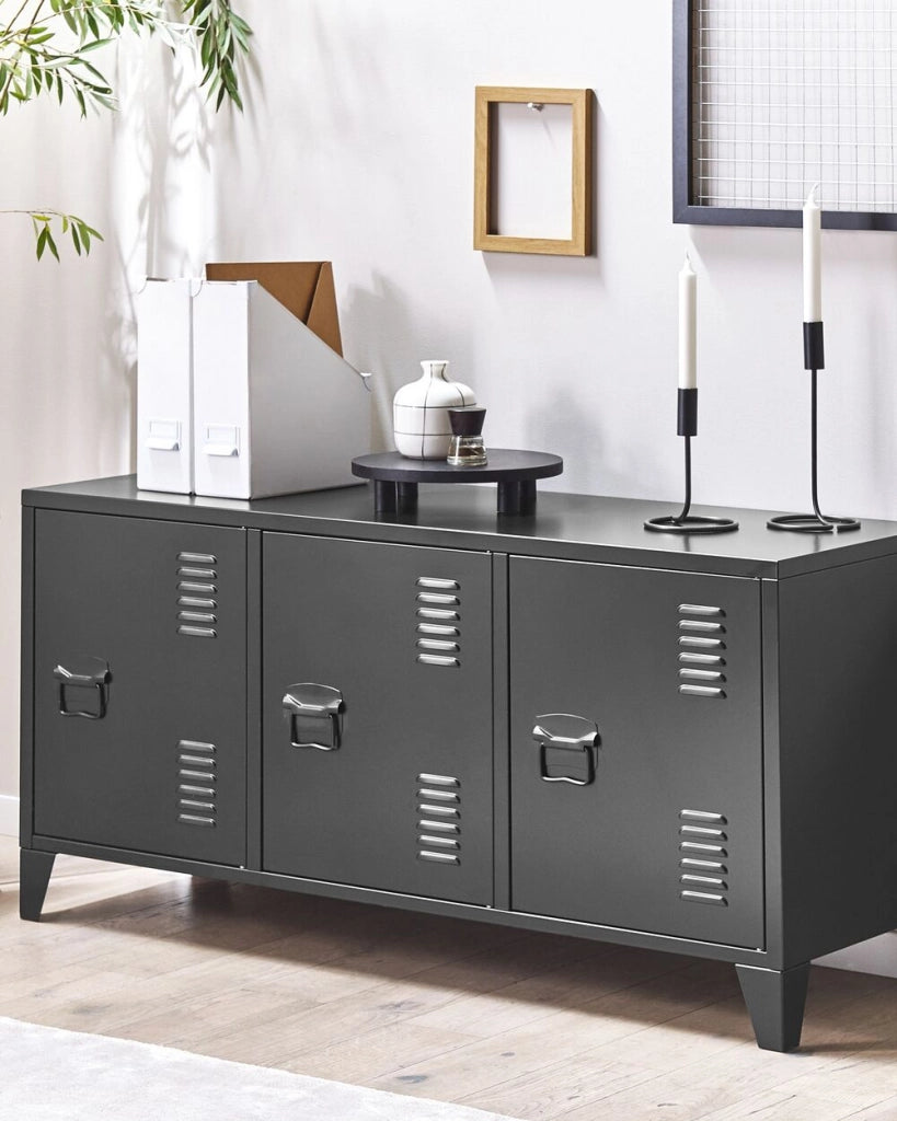 Credenza in metallo nero 120 x 40 cm 3 ante ripiani gambe fessure di ventilazione gestione dei cavi mobile TV industriale home office