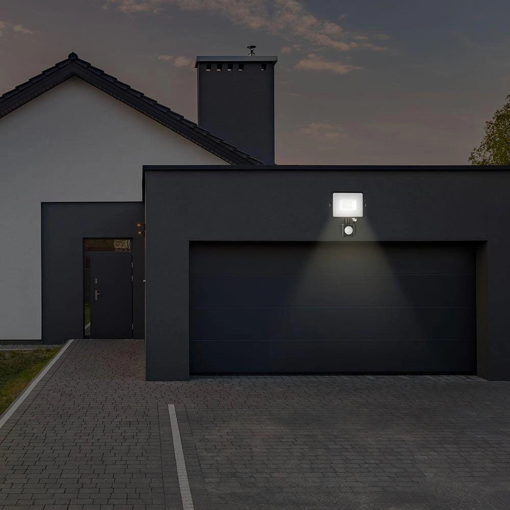 Faro LED V-TAC 30W Samsung con sensore nero IP65 2400lm