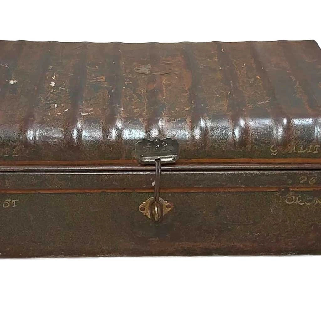 Valigia artigianale in metallo, 67x37x25h cm
