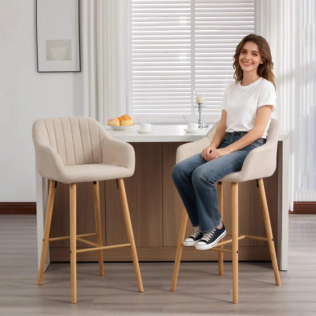 Set 2 Sgabelli da Bar con Schienale Alto e Braccioli ¨C MINIMAL ¨C Seduta in Tessuto Lino, Gambe in Legno