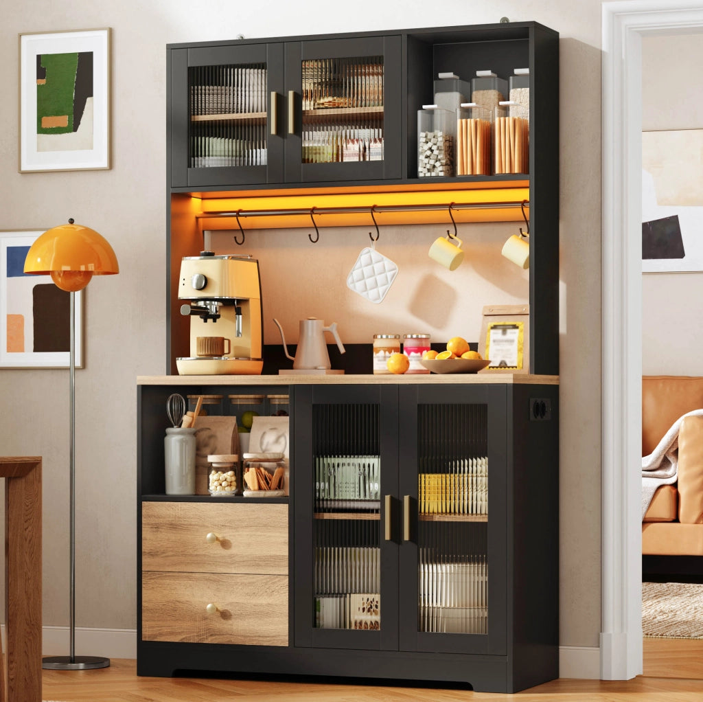 Credenza alta 110x40x178 cm con LED; prese USB e vetrina in MDF nero