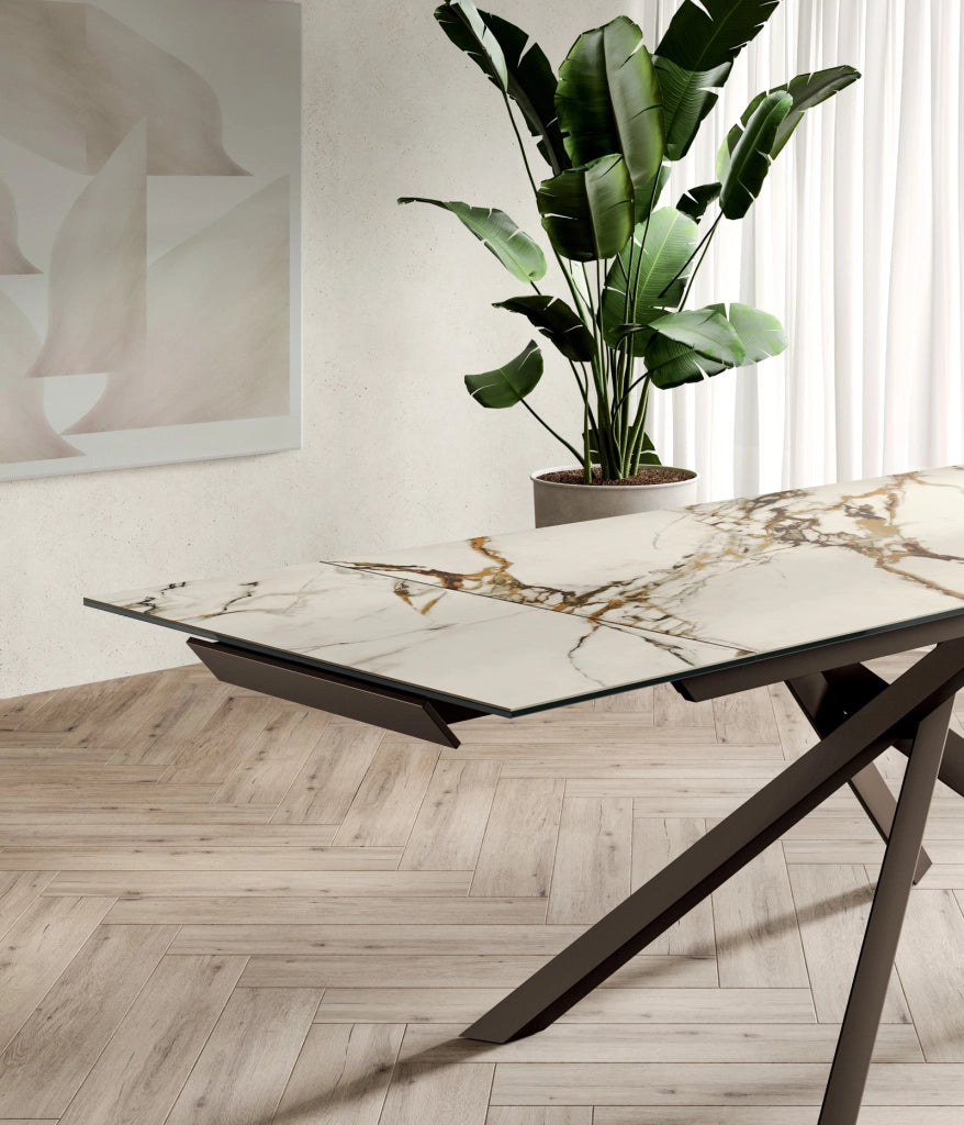 Tavolo Allungabile Cross 160-240x90 cm con Top in Ceramica Marmo Calacatta Borghini e Gambe in Metallo Verniciato Bronzo - Design Moderno