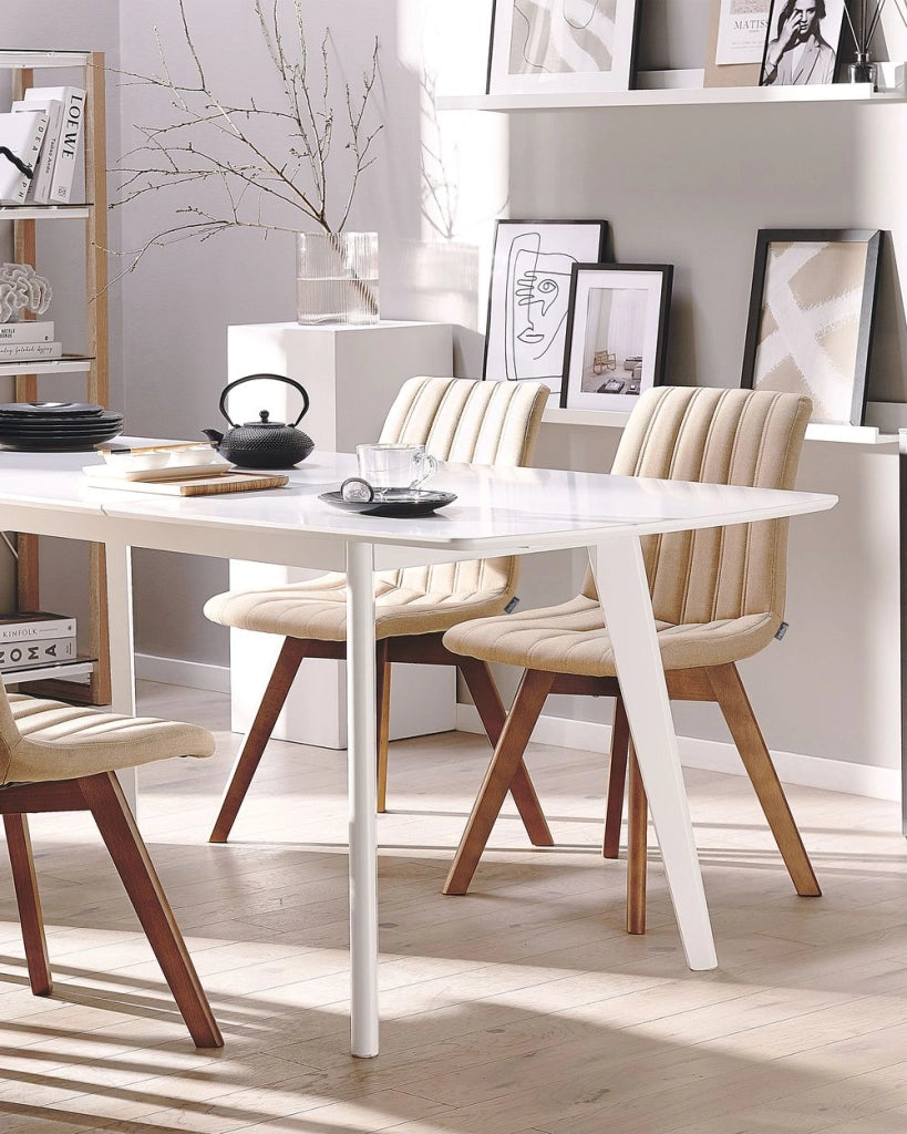 Set di 2 sedie Tessuto poliestere beige sabbia Gambe in legno massello scuro Imbottitura verticale Schienale curvo
