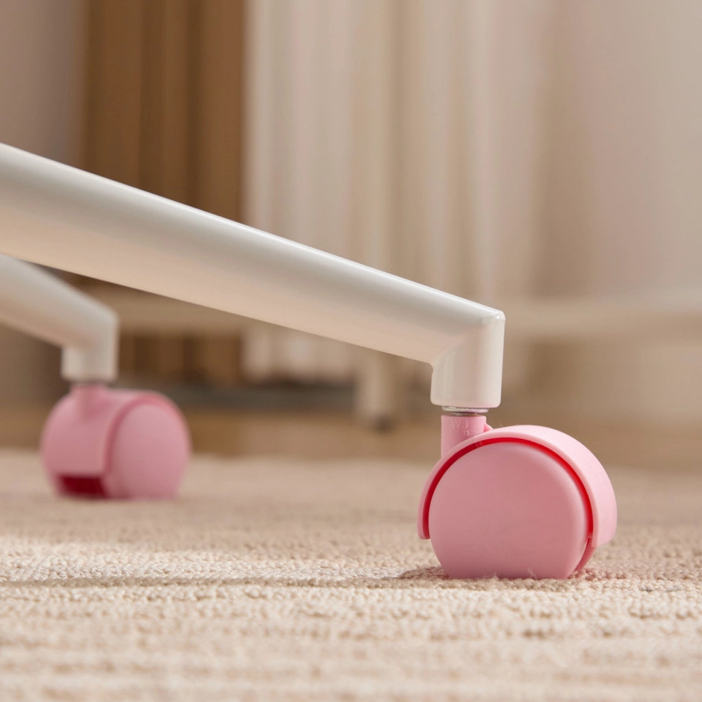 Sedia da ufficio rosa in ecopelliccia con seduta extra larga