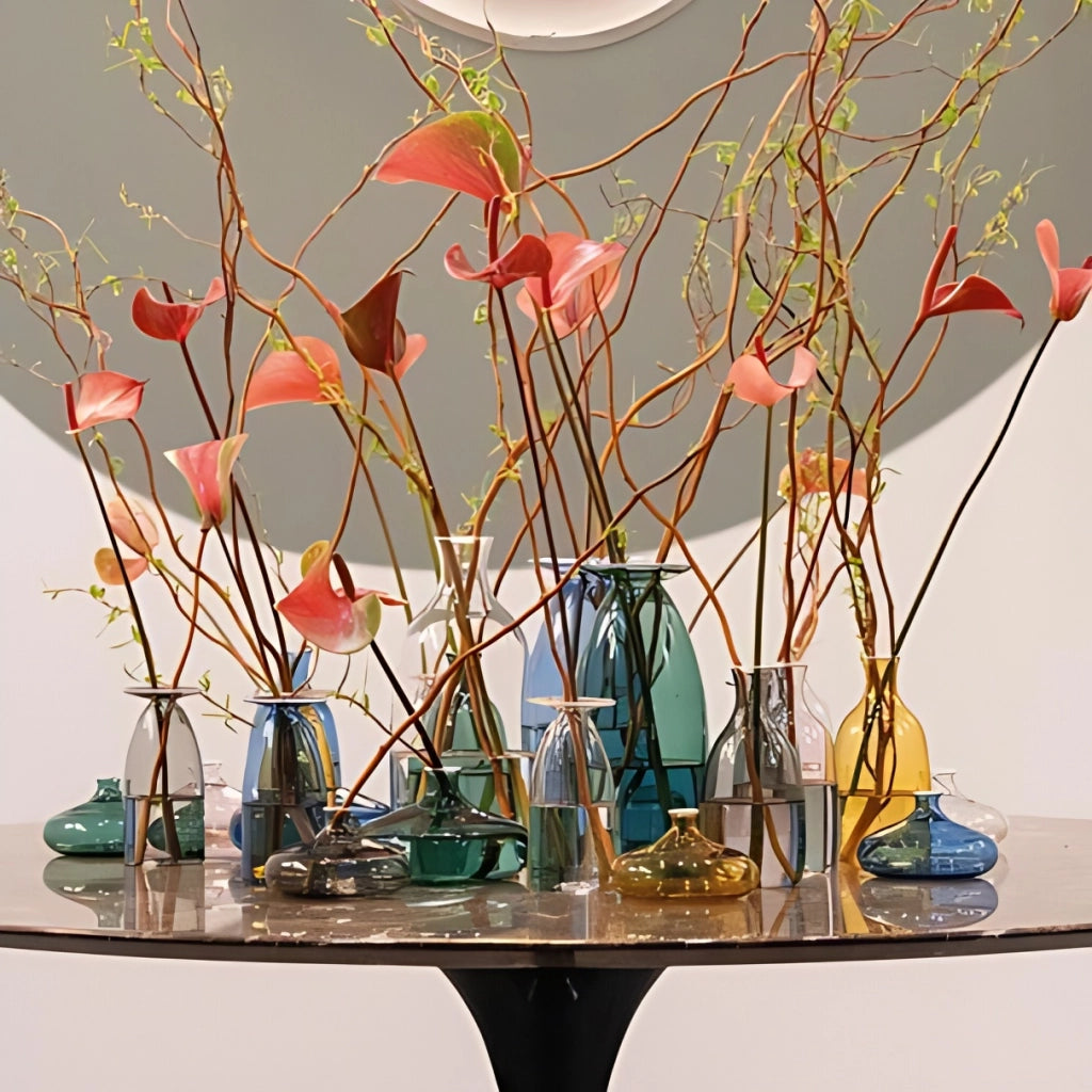 Vasetto Un Fiore in vetro borosilicato soffiato a mano, design elegante bluino, capacità 19 cl, ideale come complemento d'arredo decorativo per casa