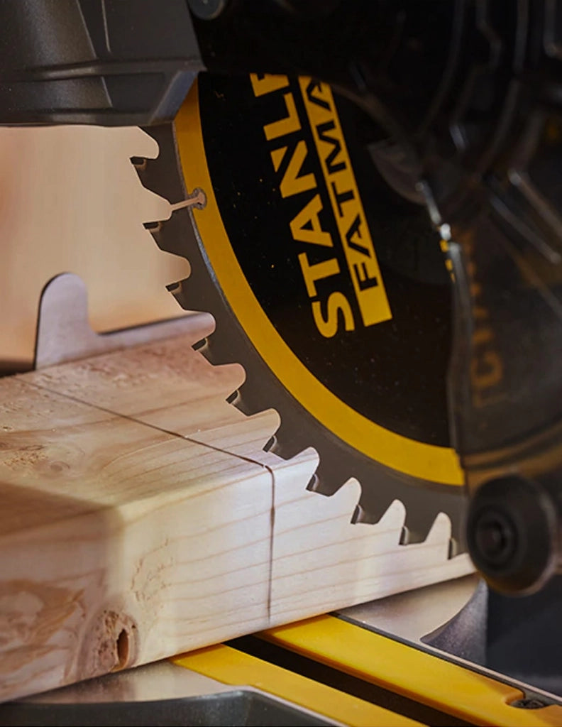 Troncatrice STANLEY FatMax SFMCS701M1 (1 x 4,0 Ah + Caricabatterie)